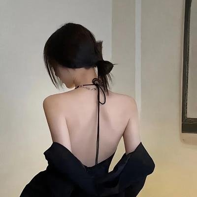 华伦天奴传